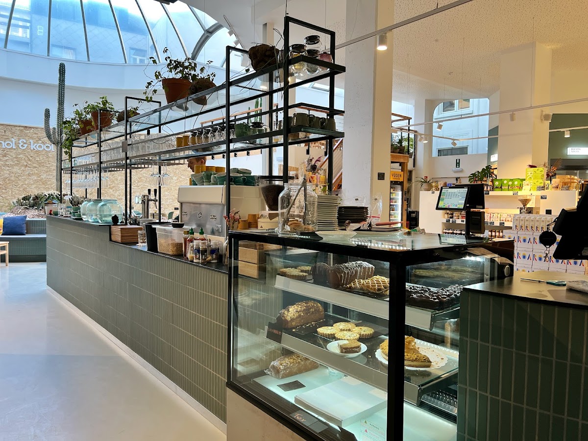 Knol & Kool Bistro & Superet