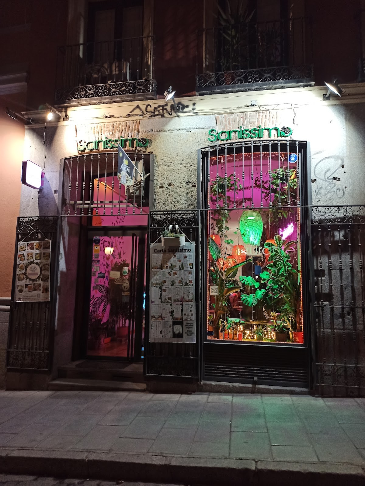 Logan's Garden - Cantina 33