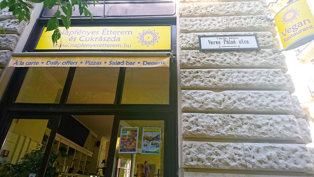 Napfényes Restaurant & Confectionery