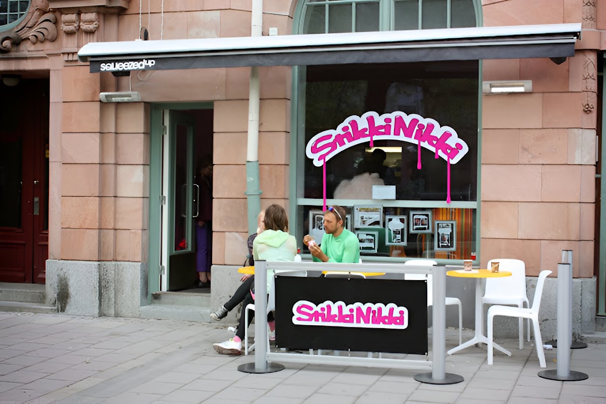 StikkiNikki