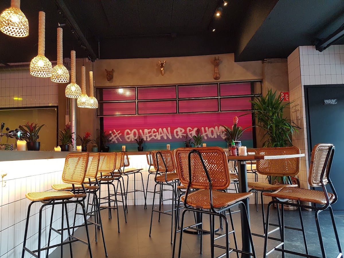 Vegan Junk Food Bar - De Pijp
